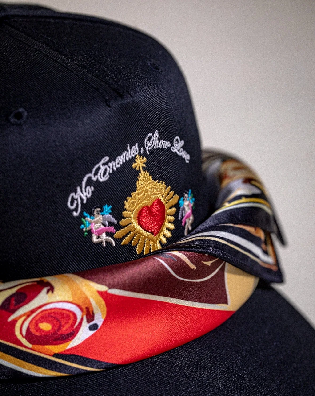 Pirate No Enemies, Show Love Hat (Pirate Black) - Image 4